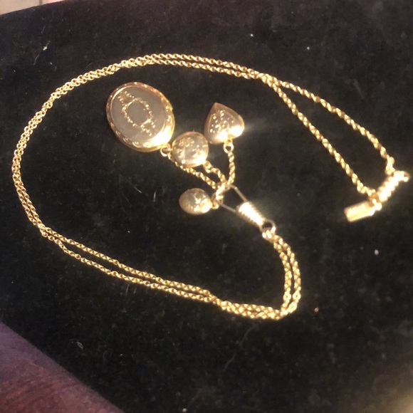 1928 Locket/Charm “26 Goldtone necklace - Picture 6 of 6